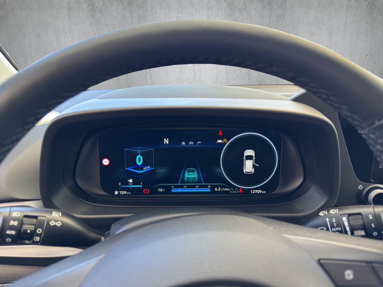 https://csb-strapi-files.fsn1.your-objectstorage.com/inventory-cars/images/801140e92601fc60f7b877404973a4e02b48459b/18_1280_1526.jpg