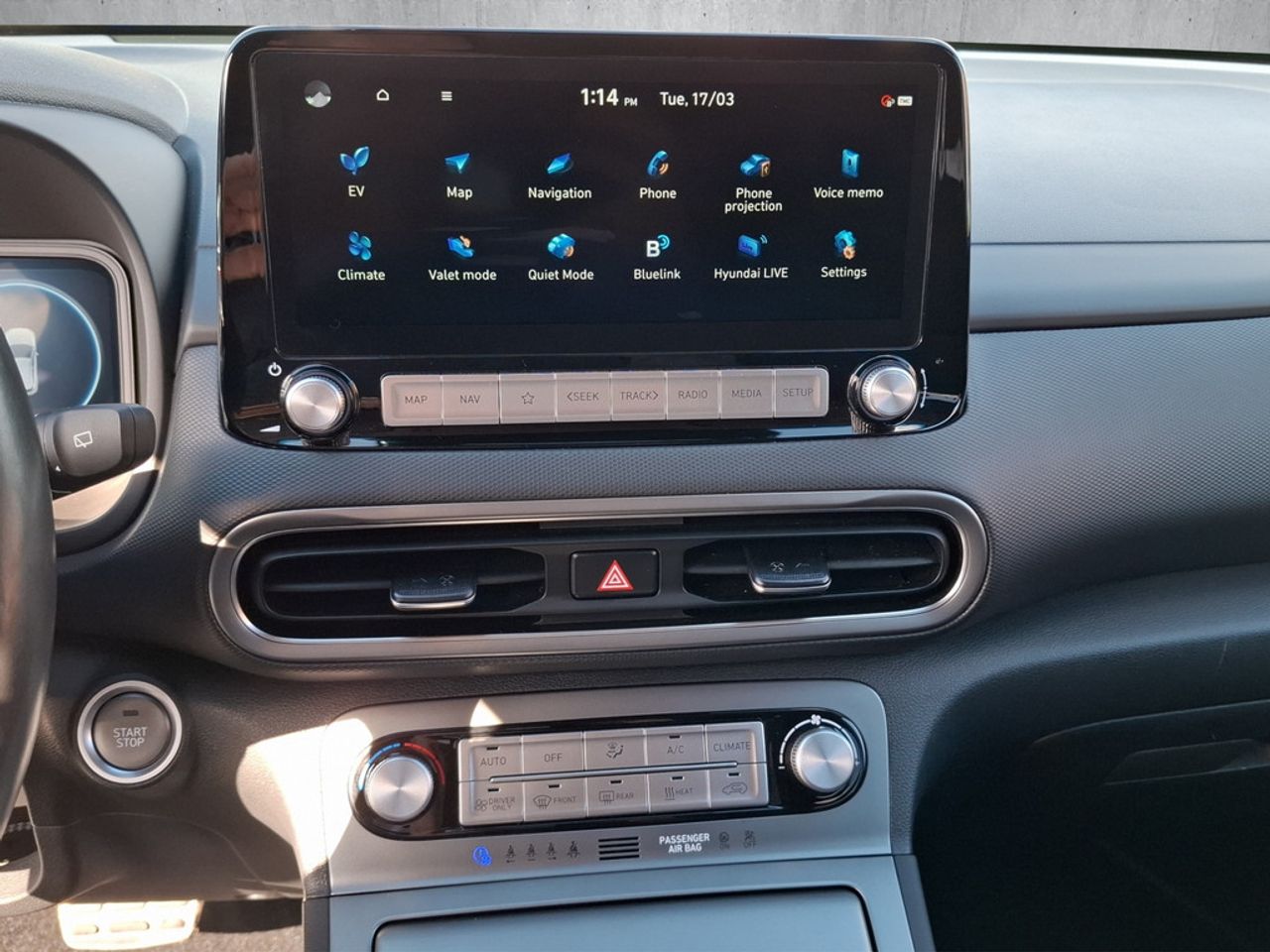 https://csb-strapi-files.fsn1.your-objectstorage.com/inventory-cars/images/8191ea2ab65c2601d687e9b6f9f517df320ce553/11_1280_3438.jpg