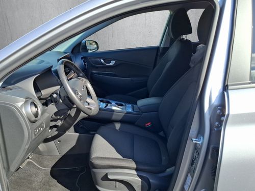 https://csb-strapi-files.fsn1.your-objectstorage.com/inventory-cars/images/8191ea2ab65c2601d687e9b6f9f517df320ce553/8_500_9016.jpg
