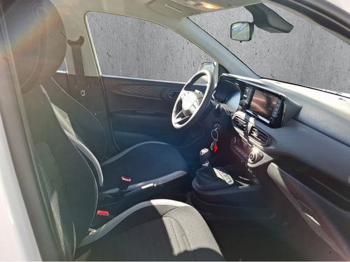 https://csb-strapi-files.fsn1.your-objectstorage.com/inventory-cars/images/819f8478e6090f045959459fcf2aaeac7a6198d0/18_500_4096.jpg
