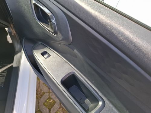https://csb-strapi-files.fsn1.your-objectstorage.com/inventory-cars/images/819f8478e6090f045959459fcf2aaeac7a6198d0/19_500_5942.jpg