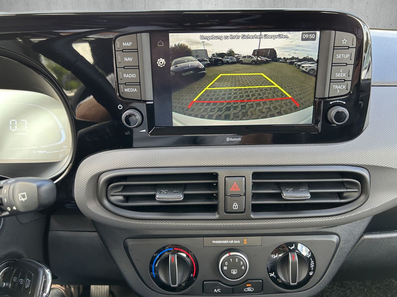 https://csb-strapi-files.fsn1.your-objectstorage.com/inventory-cars/images/8210f8896b694a7e3ff48124a3bb7c6f80e943cd/12_1280_3543.jpg