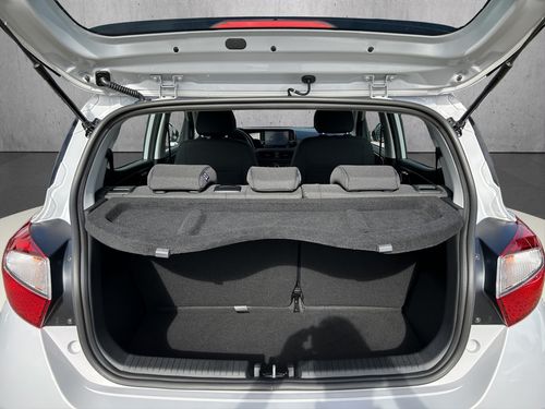 https://csb-strapi-files.fsn1.your-objectstorage.com/inventory-cars/images/8210f8896b694a7e3ff48124a3bb7c6f80e943cd/18_500_7298.jpg