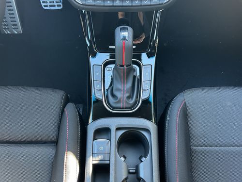 https://csb-strapi-files.fsn1.your-objectstorage.com/inventory-cars/images/82b0fafbe7a3fa113d28f7b6180321fa10e84b94/18_500_9990.jpg