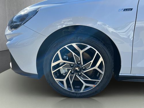 https://csb-strapi-files.fsn1.your-objectstorage.com/inventory-cars/images/82b0fafbe7a3fa113d28f7b6180321fa10e84b94/2_500_4487.jpg