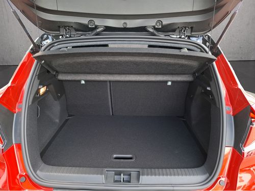 https://csb-strapi-files.fsn1.your-objectstorage.com/inventory-cars/images/82eda0383d4c9e2eca0f22d1d0fe7cb1f026e25d/17_500_1422.jpg