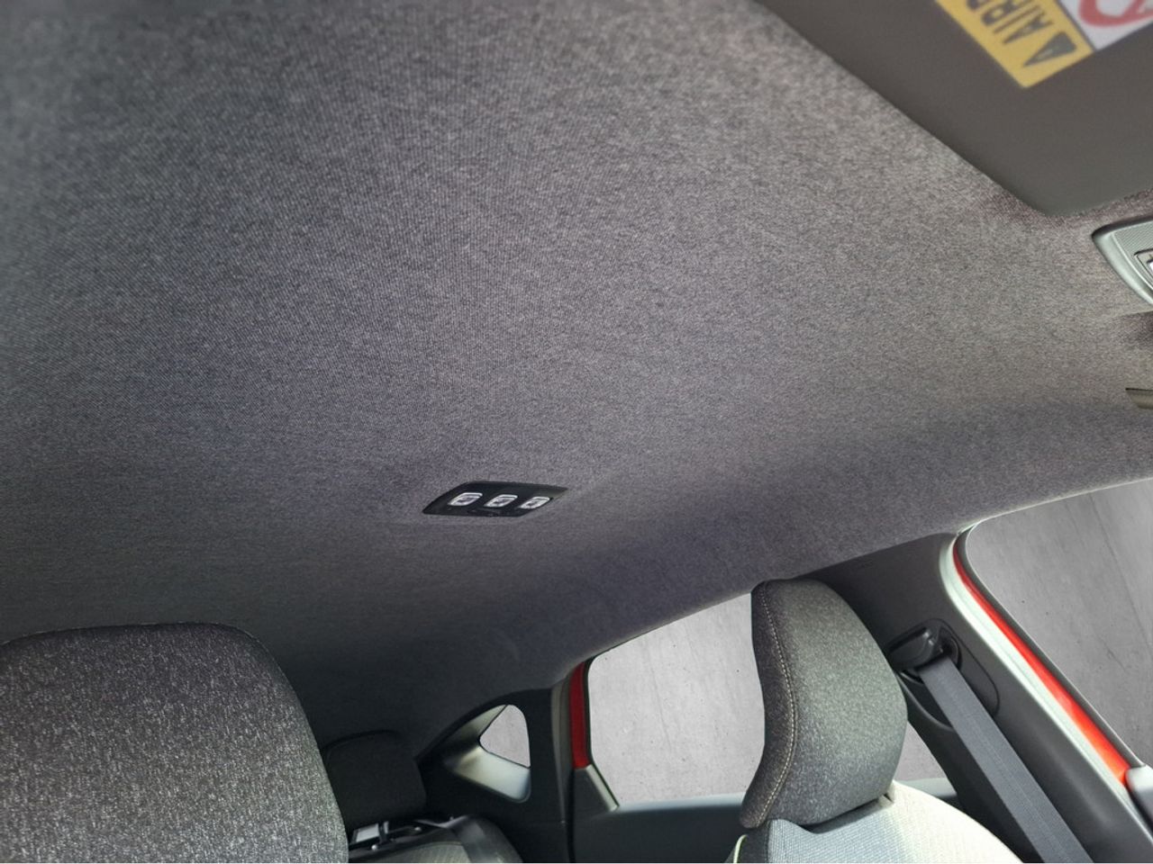 https://csb-strapi-files.fsn1.your-objectstorage.com/inventory-cars/images/82eda0383d4c9e2eca0f22d1d0fe7cb1f026e25d/21_1280_4426.jpg