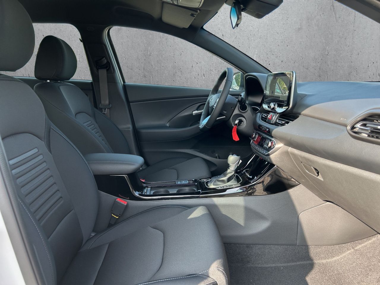 https://csb-strapi-files.fsn1.your-objectstorage.com/inventory-cars/images/8399dc1a1ea32f4bd4232bb25fc297da1a5f4b66/20_1280_2979.jpg