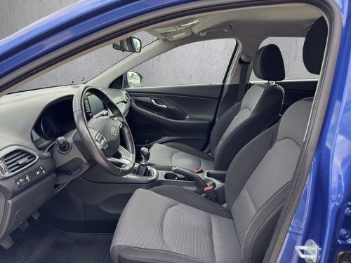 https://csb-strapi-files.fsn1.your-objectstorage.com/inventory-cars/images/83e41bc57e802dbe965677640f0fc29945bbb541/10_500_7408.jpg