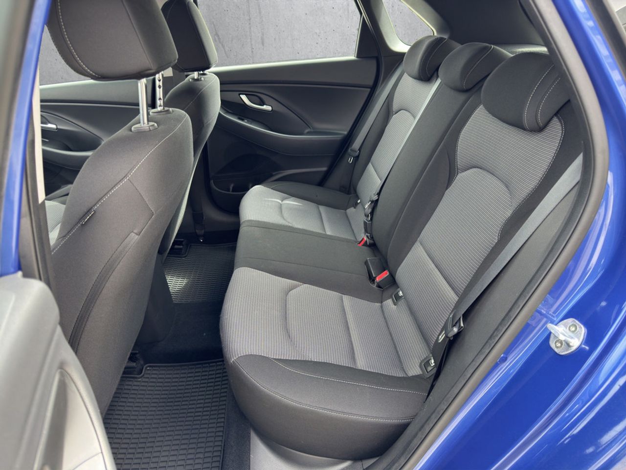 https://csb-strapi-files.fsn1.your-objectstorage.com/inventory-cars/images/83e41bc57e802dbe965677640f0fc29945bbb541/12_1280_4092.jpg