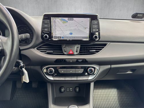 https://csb-strapi-files.fsn1.your-objectstorage.com/inventory-cars/images/83e41bc57e802dbe965677640f0fc29945bbb541/15_500_7955.jpg