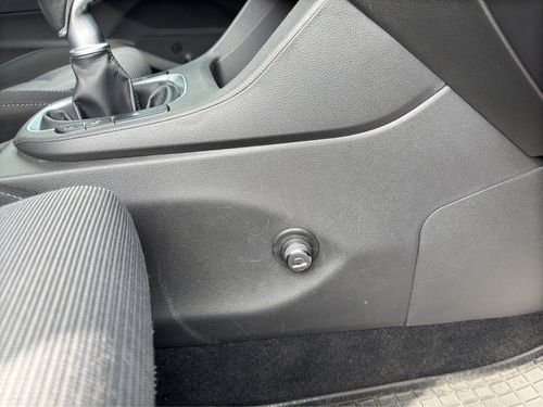 https://csb-strapi-files.fsn1.your-objectstorage.com/inventory-cars/images/83e41bc57e802dbe965677640f0fc29945bbb541/19_500_1669.jpg