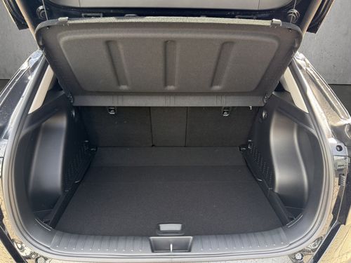 https://csb-strapi-files.fsn1.your-objectstorage.com/inventory-cars/images/841493d9dabde9b7eb4ab61eda9cefe5fbe7de59/5_500_8561.jpg