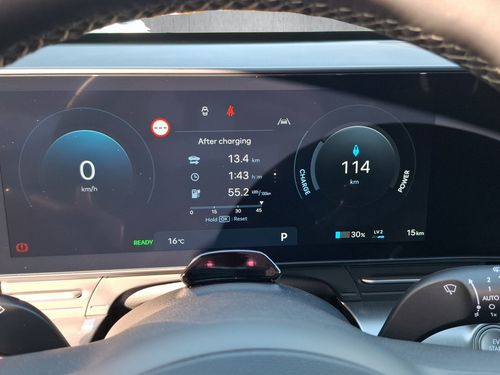 https://csb-strapi-files.fsn1.your-objectstorage.com/inventory-cars/images/84d63d7fa2e33c5a8b12e951c58d239f6994cbf1/11_500_3501.jpg