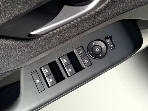 https://csb-strapi-files.fsn1.your-objectstorage.com/inventory-cars/images/84d63d7fa2e33c5a8b12e951c58d239f6994cbf1/13_500_4530.jpg