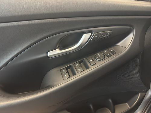 https://csb-strapi-files.fsn1.your-objectstorage.com/inventory-cars/images/858109c477c898d6e249e26690fdf87241cd4ecd/12_500_3628.jpg