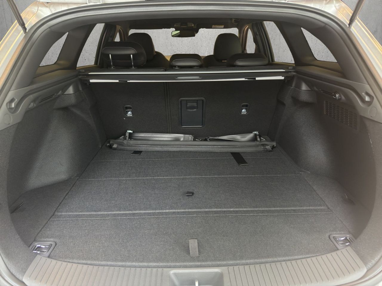 https://csb-strapi-files.fsn1.your-objectstorage.com/inventory-cars/images/858109c477c898d6e249e26690fdf87241cd4ecd/17_1280_3206.jpg