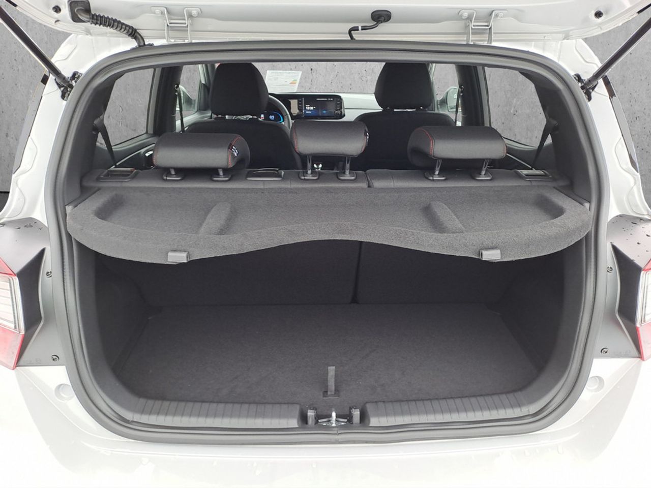 https://csb-strapi-files.fsn1.your-objectstorage.com/inventory-cars/images/8712b3cabf02d77b5ffa9af6771c03f67b81e6ec/18_1280_9337.jpg