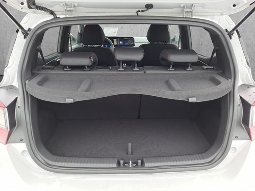 https://csb-strapi-files.fsn1.your-objectstorage.com/inventory-cars/images/8712b3cabf02d77b5ffa9af6771c03f67b81e6ec/18_500_3280.jpg