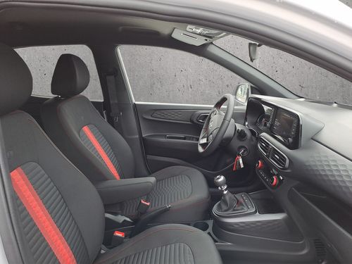 https://csb-strapi-files.fsn1.your-objectstorage.com/inventory-cars/images/8712b3cabf02d77b5ffa9af6771c03f67b81e6ec/20_500_8096.jpg