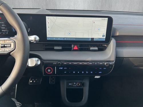 https://csb-strapi-files.fsn1.your-objectstorage.com/inventory-cars/images/892bd45e8edd5ea32c8670f12b56099b55499b9e/12_500_3456.jpg