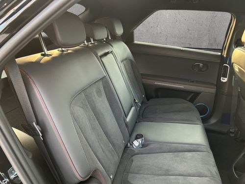 https://csb-strapi-files.fsn1.your-objectstorage.com/inventory-cars/images/892bd45e8edd5ea32c8670f12b56099b55499b9e/19_500_7229.jpg