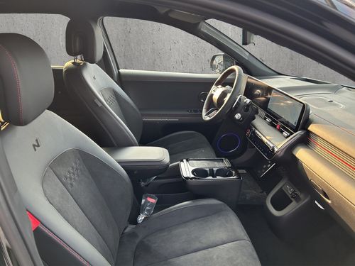 https://csb-strapi-files.fsn1.your-objectstorage.com/inventory-cars/images/892bd45e8edd5ea32c8670f12b56099b55499b9e/20_500_9577.jpg