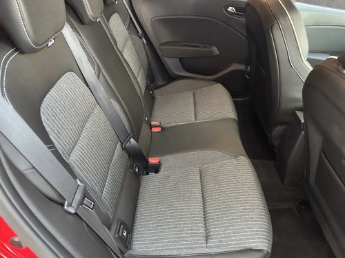 https://csb-strapi-files.fsn1.your-objectstorage.com/inventory-cars/images/893704e9d2f7822578bc76b6f3d6a0c07329a555/18_500_5205.jpg