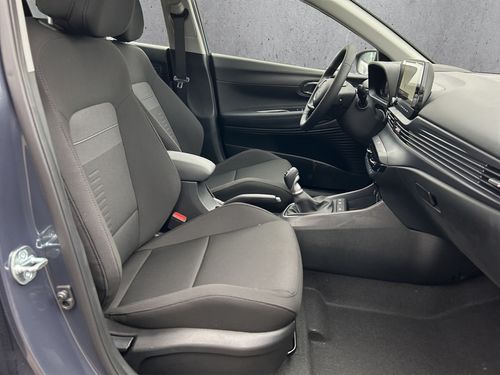 https://csb-strapi-files.fsn1.your-objectstorage.com/inventory-cars/images/89c6e7f915fdeb4f2be78aa694a3d84d06d7c982/15_500_3326.jpg