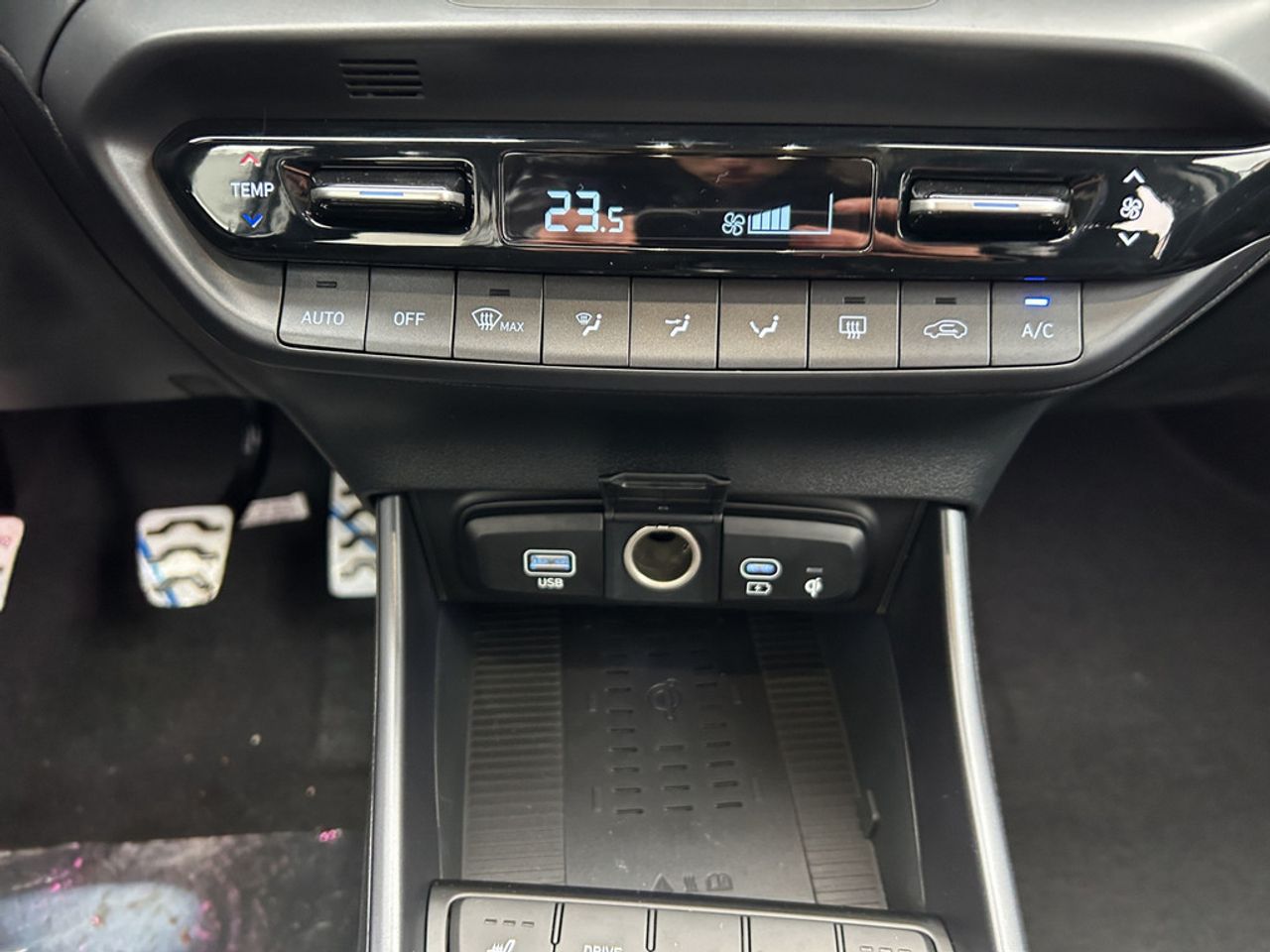 https://csb-strapi-files.fsn1.your-objectstorage.com/inventory-cars/images/89c6e7f915fdeb4f2be78aa694a3d84d06d7c982/21_1280_1817.jpg