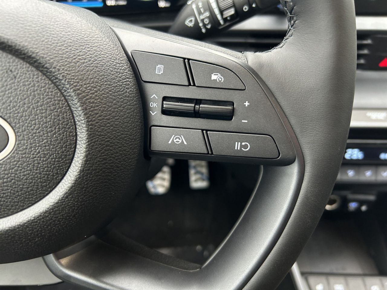 https://csb-strapi-files.fsn1.your-objectstorage.com/inventory-cars/images/89c6e7f915fdeb4f2be78aa694a3d84d06d7c982/22_1280_4403.jpg