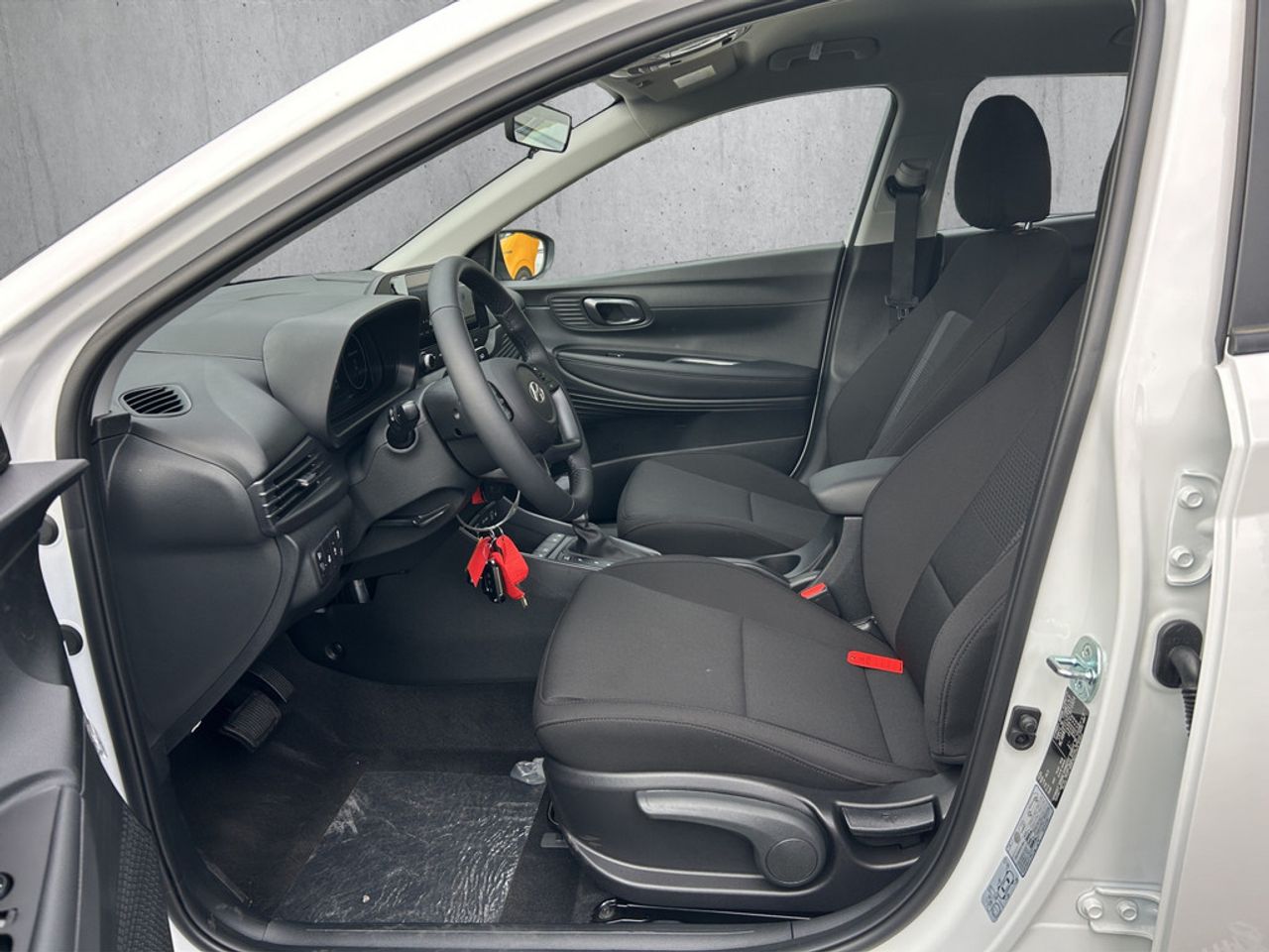 https://csb-strapi-files.fsn1.your-objectstorage.com/inventory-cars/images/8a354bd3be0172ecbbcc47f44df17e749a680693/10_1280_5180.jpg