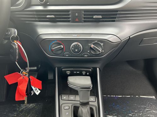 https://csb-strapi-files.fsn1.your-objectstorage.com/inventory-cars/images/8a354bd3be0172ecbbcc47f44df17e749a680693/18_500_2184.jpg