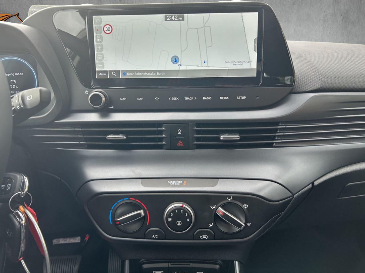 https://csb-strapi-files.fsn1.your-objectstorage.com/inventory-cars/images/8a354bd3be0172ecbbcc47f44df17e749a680693/21_1280_2310.jpg