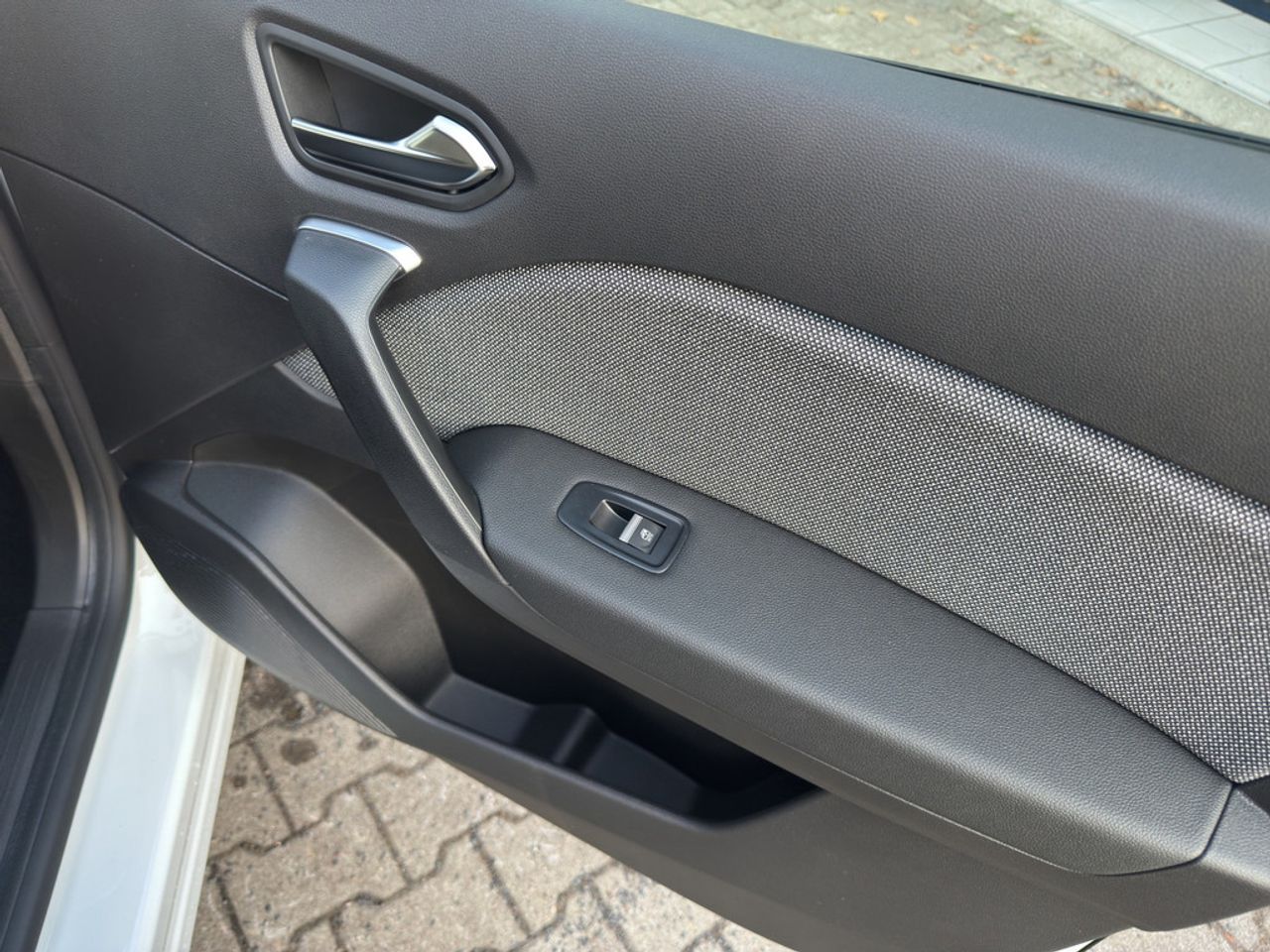 https://csb-strapi-files.fsn1.your-objectstorage.com/inventory-cars/images/8a67648fadcdde6f5a9c9eda2343fd666b0cd85b/20_1280_4355.jpg