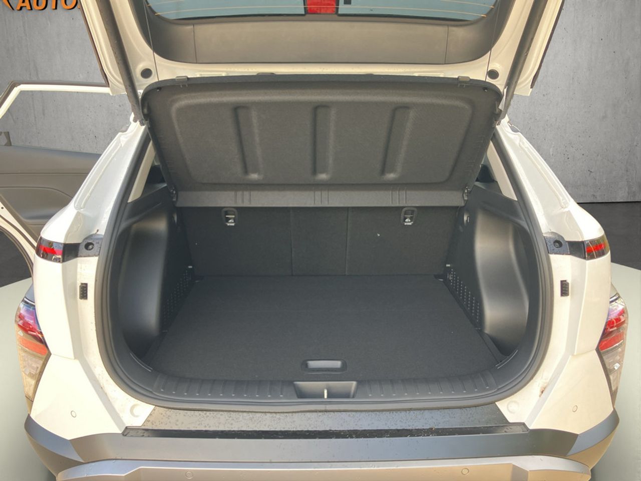 https://csb-strapi-files.fsn1.your-objectstorage.com/inventory-cars/images/8b57774442af7ce68200f32226bcae081ce7538b/18_1280_5738.jpg