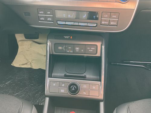 https://csb-strapi-files.fsn1.your-objectstorage.com/inventory-cars/images/8b57774442af7ce68200f32226bcae081ce7538b/21_500_8984.jpg