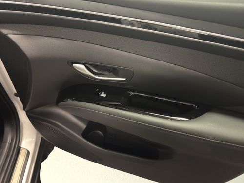 https://csb-strapi-files.fsn1.your-objectstorage.com/inventory-cars/images/8ba8872a382ae6d7f4209a793b8cbd9be4c90736/21_500_4565.jpg