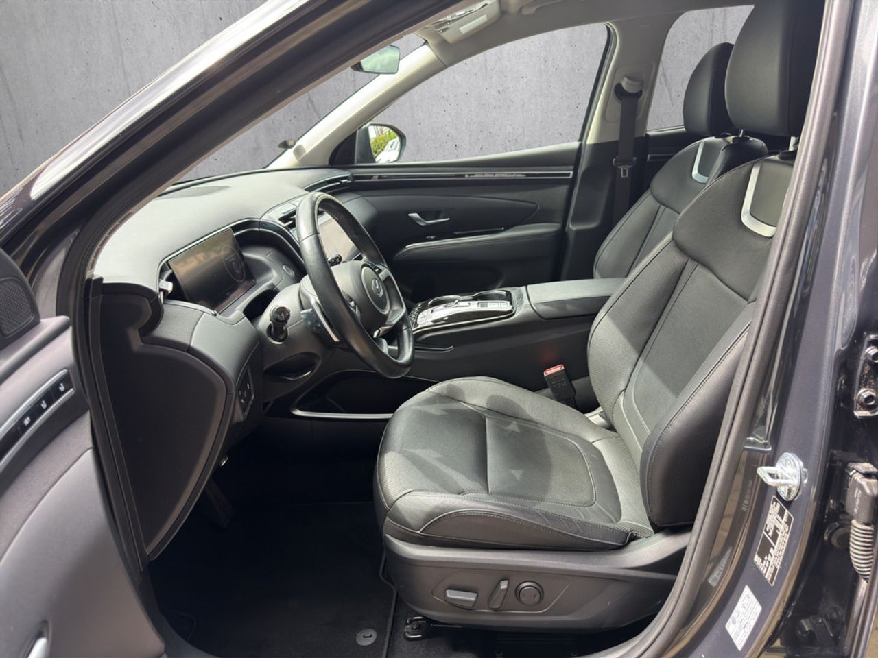 https://csb-strapi-files.fsn1.your-objectstorage.com/inventory-cars/images/8c03924e9d7565d99d100dc5ccbb6db6c939cff6/10_1280_3083.jpg