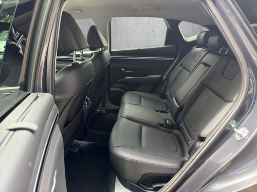 https://csb-strapi-files.fsn1.your-objectstorage.com/inventory-cars/images/8c03924e9d7565d99d100dc5ccbb6db6c939cff6/12_500_9244.jpg