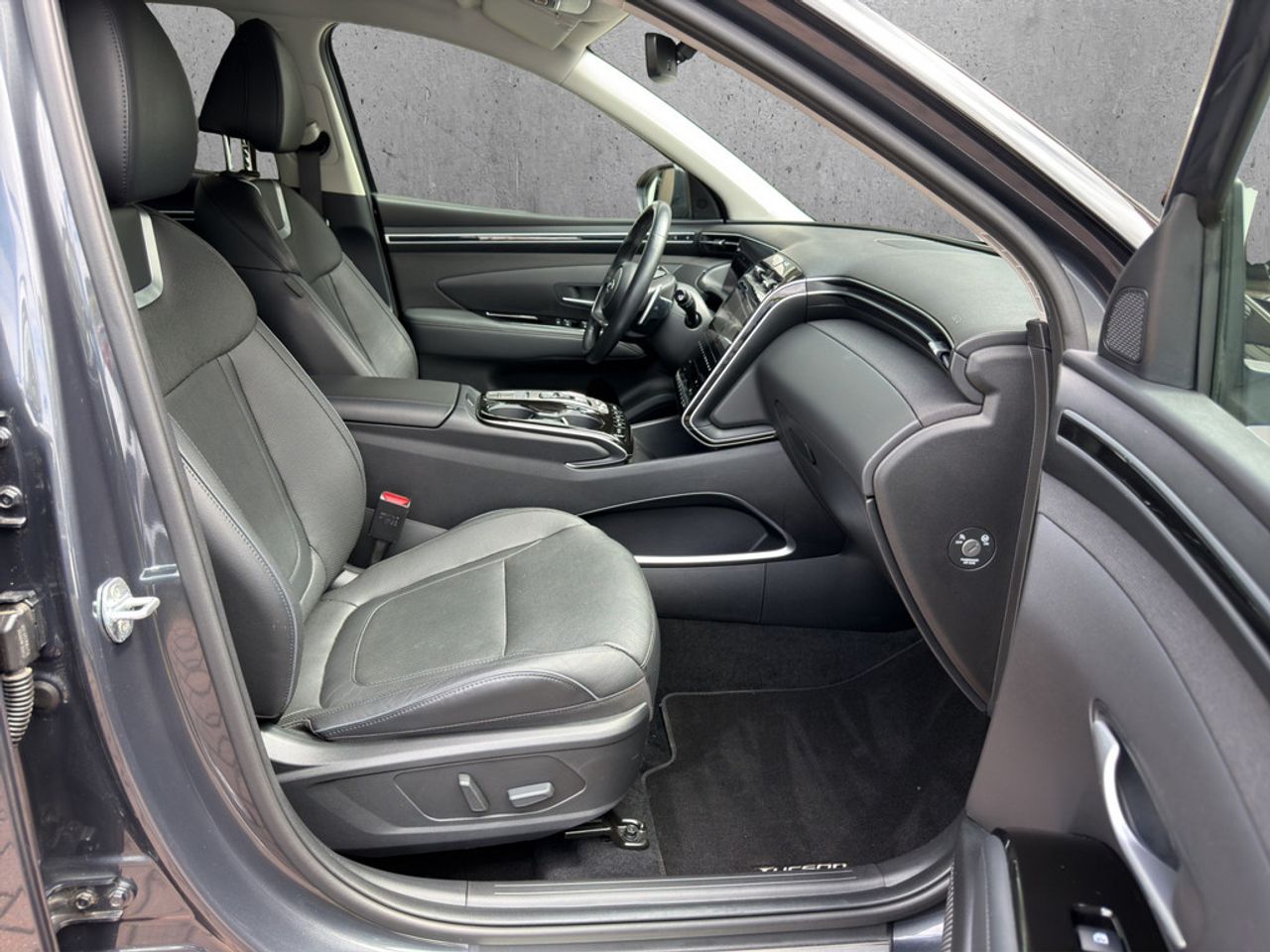 https://csb-strapi-files.fsn1.your-objectstorage.com/inventory-cars/images/8c03924e9d7565d99d100dc5ccbb6db6c939cff6/19_1280_5141.jpg