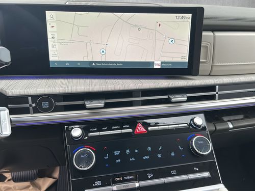 https://csb-strapi-files.fsn1.your-objectstorage.com/inventory-cars/images/8c345d515cb096295e70e679e1d5fac096eaa7a5/13_500_7453.jpg