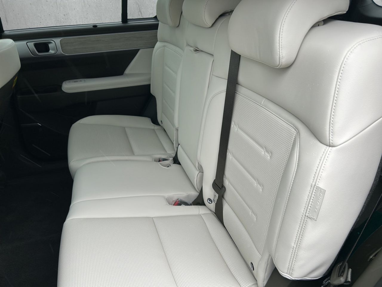 https://csb-strapi-files.fsn1.your-objectstorage.com/inventory-cars/images/8c345d515cb096295e70e679e1d5fac096eaa7a5/16_1280_6847.jpg