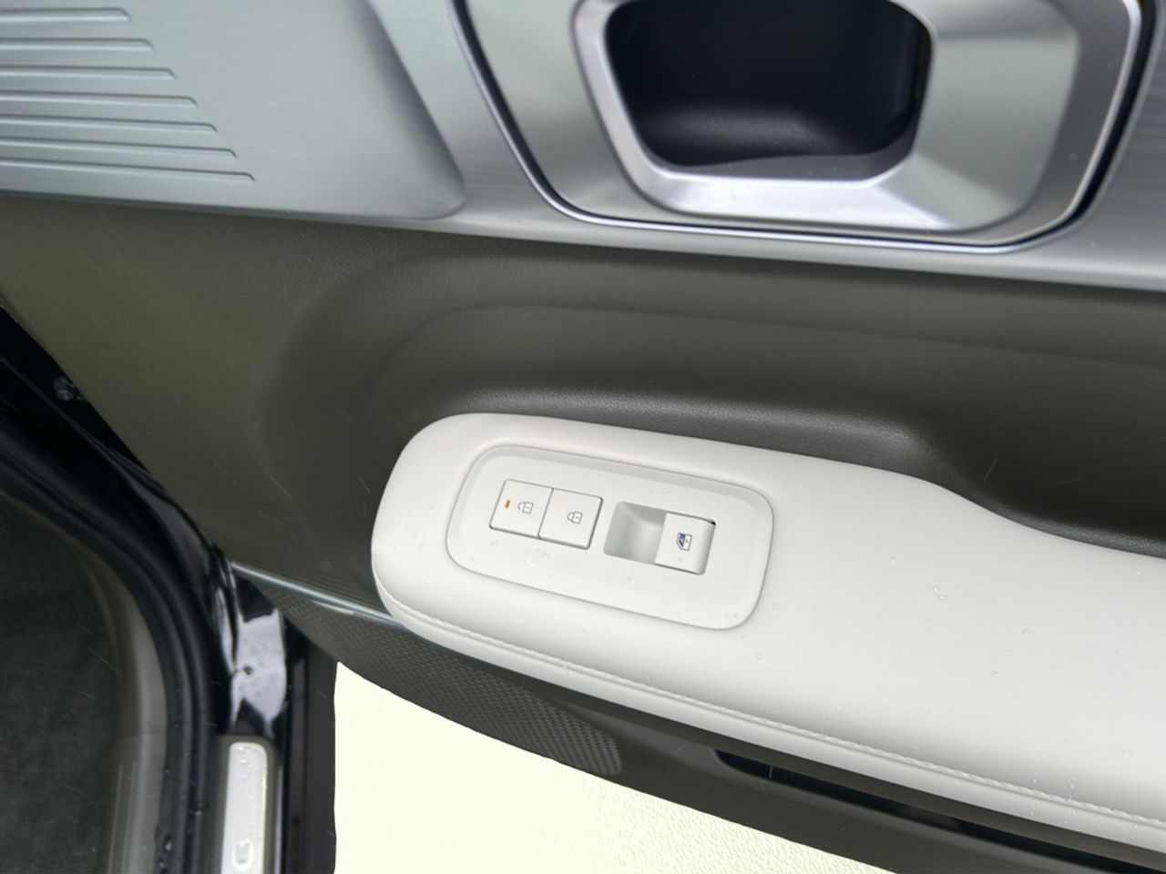 https://csb-strapi-files.fsn1.your-objectstorage.com/inventory-cars/images/8c345d515cb096295e70e679e1d5fac096eaa7a5/22_1280_3216.jpg
