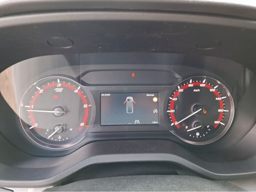 https://csb-strapi-files.fsn1.your-objectstorage.com/inventory-cars/images/8c56062f3b26e227bf693bf25cc555421bfe3835/11_500_2335.jpg