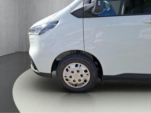 https://csb-strapi-files.fsn1.your-objectstorage.com/inventory-cars/images/8c56062f3b26e227bf693bf25cc555421bfe3835/2_500_2887.jpg