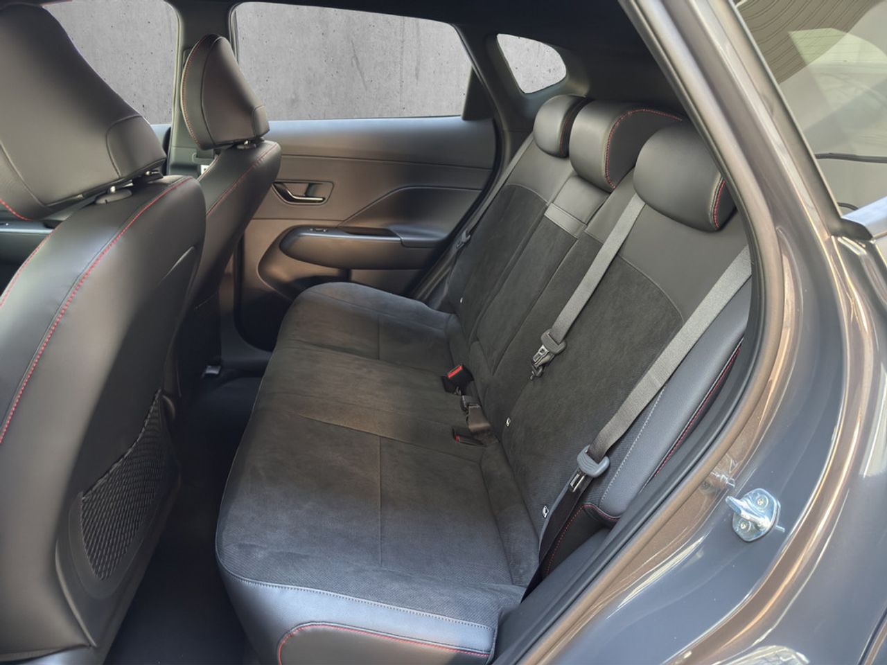 https://csb-strapi-files.fsn1.your-objectstorage.com/inventory-cars/images/8d33a3d5a4a3e8e7b057646eb0aea486e44c9520/14_1280_5904.jpg