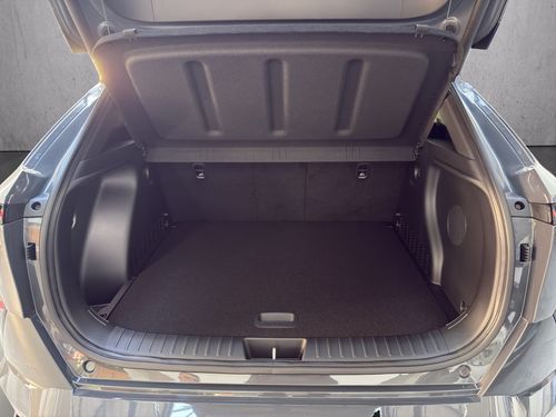 https://csb-strapi-files.fsn1.your-objectstorage.com/inventory-cars/images/8d33a3d5a4a3e8e7b057646eb0aea486e44c9520/17_500_4984.jpg