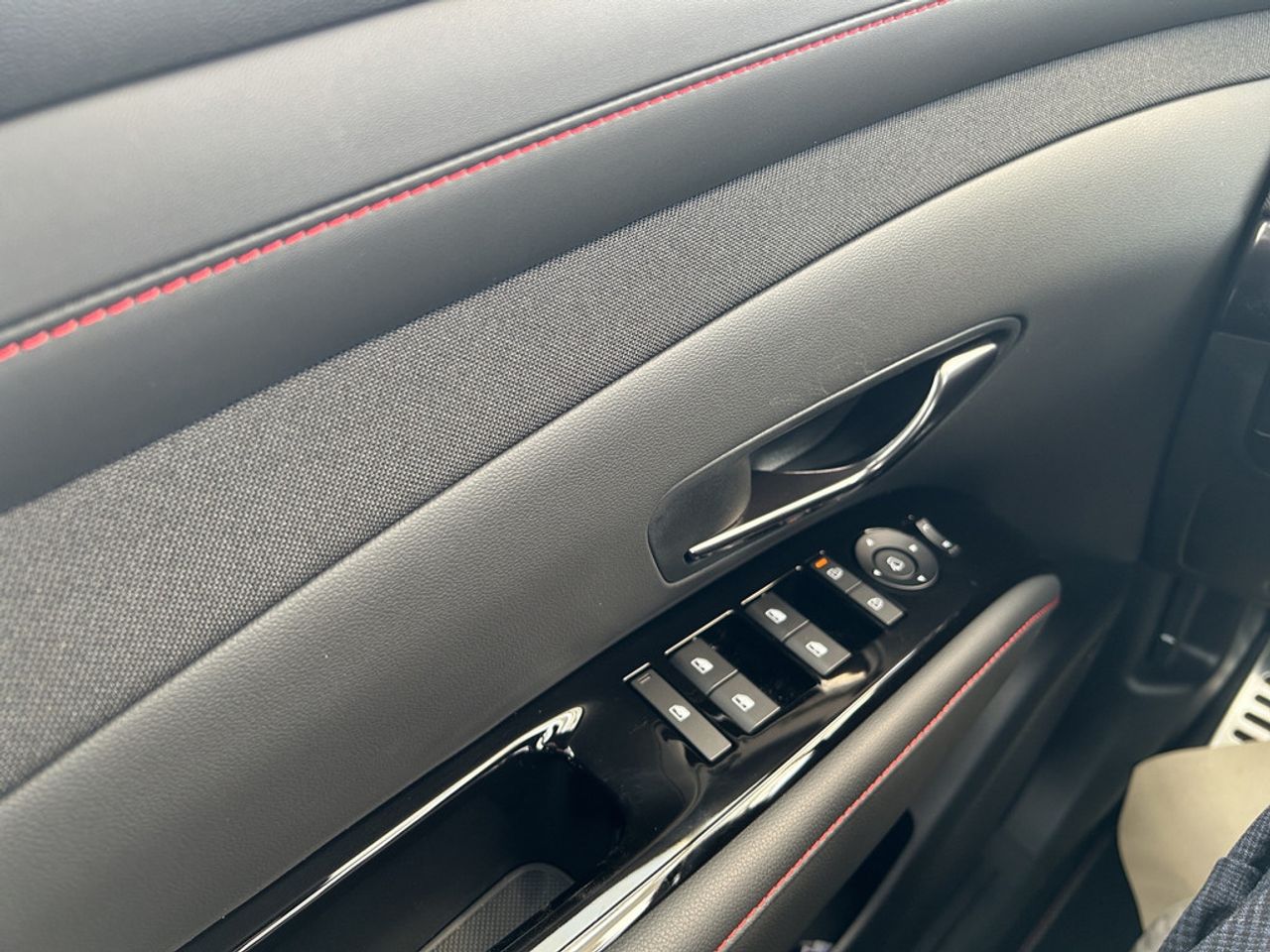 https://csb-strapi-files.fsn1.your-objectstorage.com/inventory-cars/images/8def20647cd025e35c960ea0c80b8784ddd5ca0a/13_1280_9059.jpg