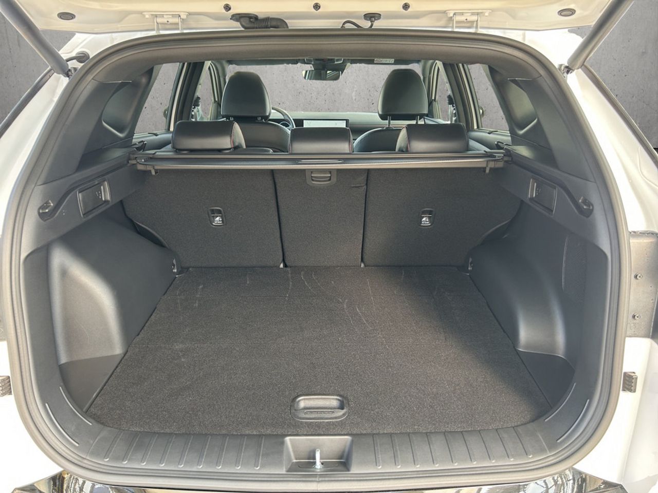 https://csb-strapi-files.fsn1.your-objectstorage.com/inventory-cars/images/8def20647cd025e35c960ea0c80b8784ddd5ca0a/18_1280_4742.jpg